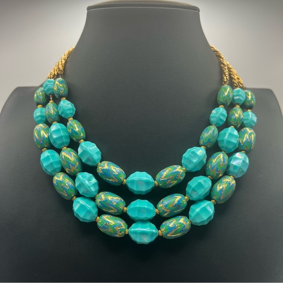 Elegant Vintage Hobe Turquoise Chevron Lucite Beaded Necklace w/ Gold Tone Chain - Picture 12 of 12
